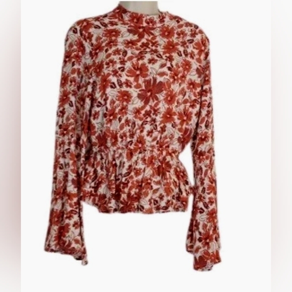 🆕Andree by Unit Long Sleeve Bell Floral Peplum Blouse - Picture 3 of 15